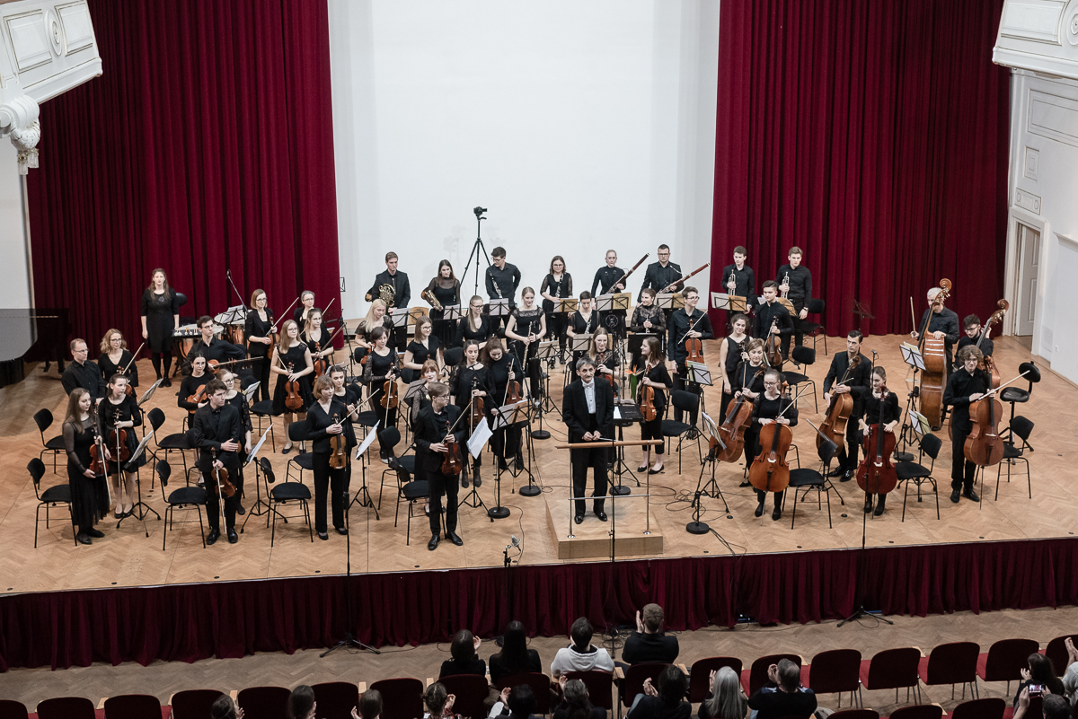 Posnetek koncerta Simfoničnega orkestra Konservatorija Maribor Posnetek koncerta Simfoničnega orkestra Konservatorija Maribor