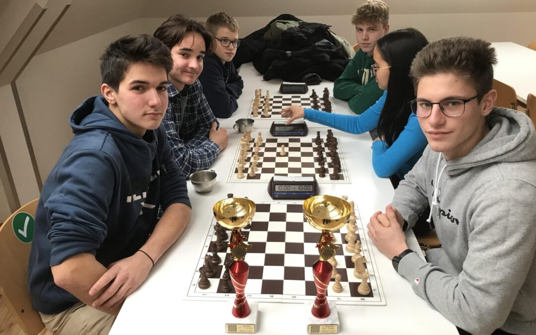 Gašper Brvar in Lucy Brinovec sta najboljša šahista