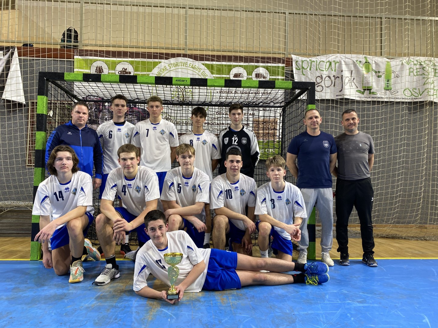 Rokometaši v polfinale Rokometaši v polfinale