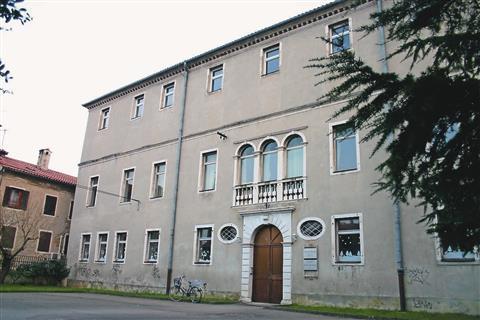 Ginnasio Gian Rinaldo Carli