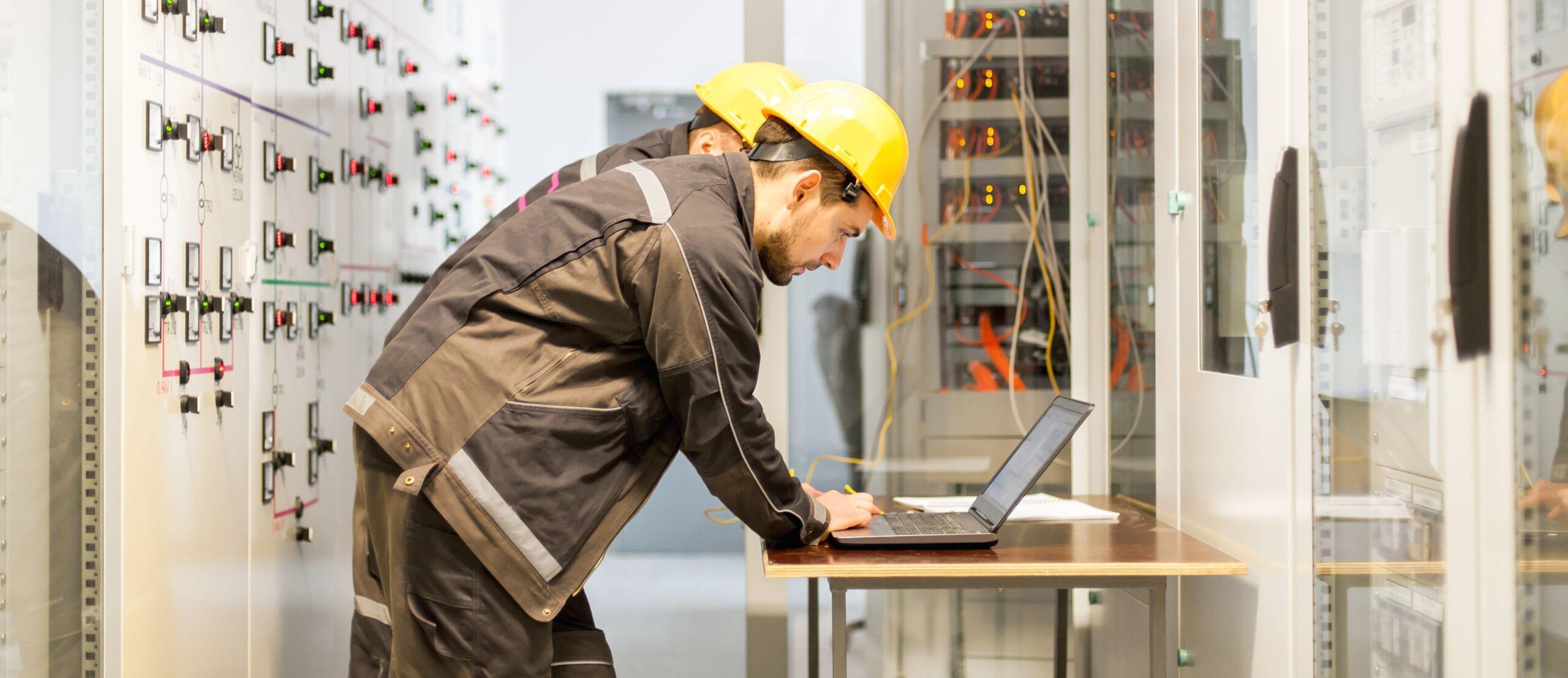 ELEKTROTEHNIK – SSI – SMER IZOBRAŽEVANJA ELEKTROTEHNIK - SSI - SMER IZOBRAŽEVANJA