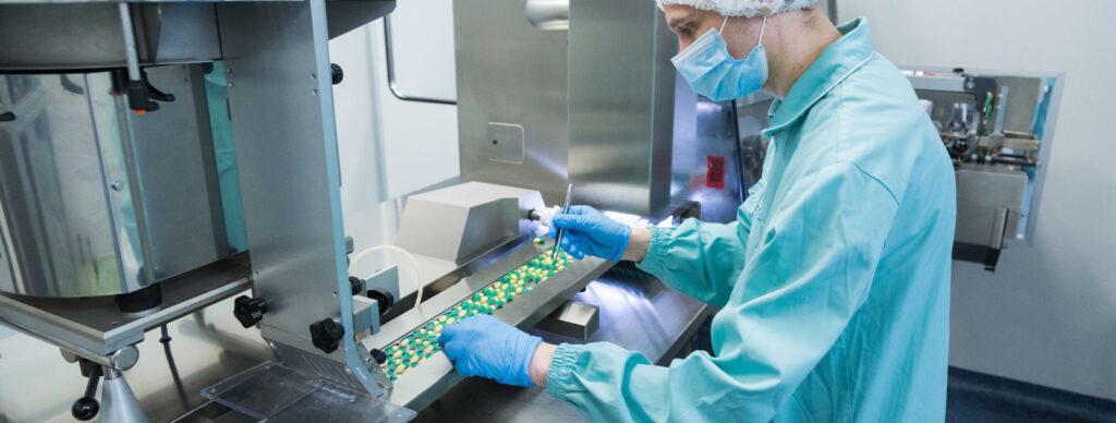 Poklic - farmacevt v industriji