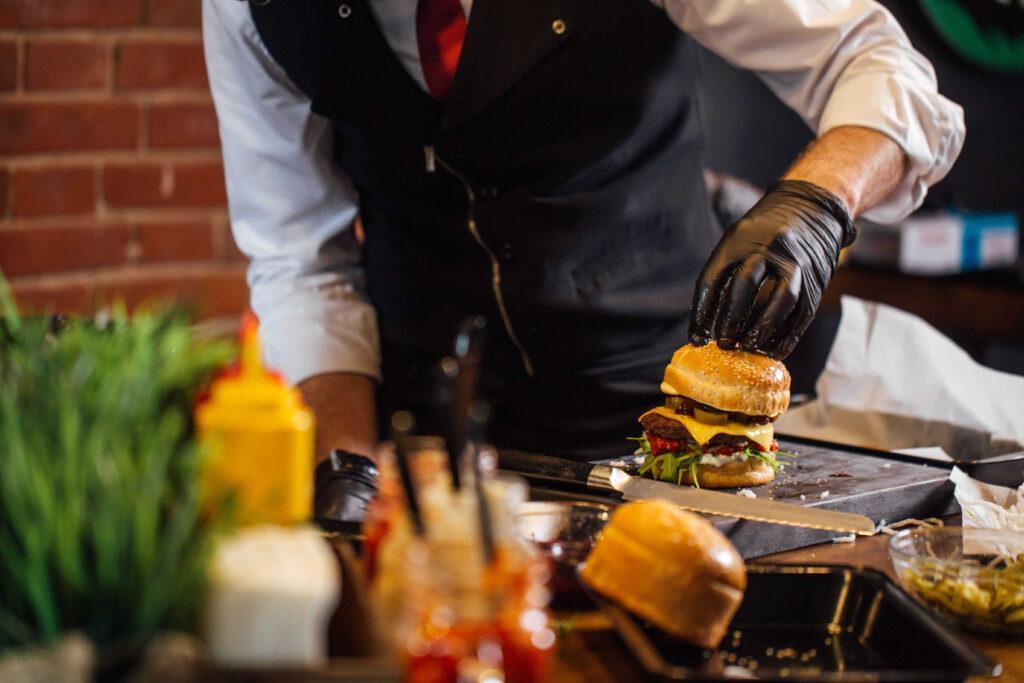 Poklic - kuhar hitre hrane