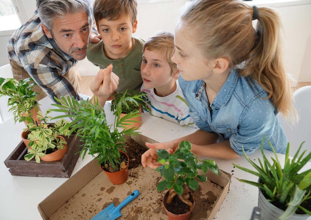 Poklic - predmetni učitelj za biologijo