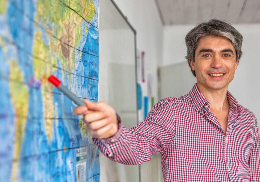 Poklic - srednješolski učitelj za geografijo