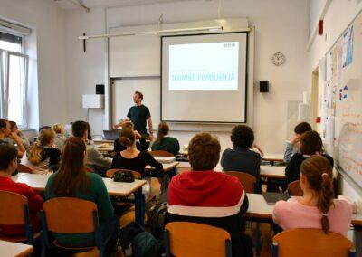 avod sv. Stanislava - Škofijska klasična gimnazija, zasebna katoliška gimnazija v Ljubljani, ki združuje vrhunsko izobraževanje, vrednote in skupnost.