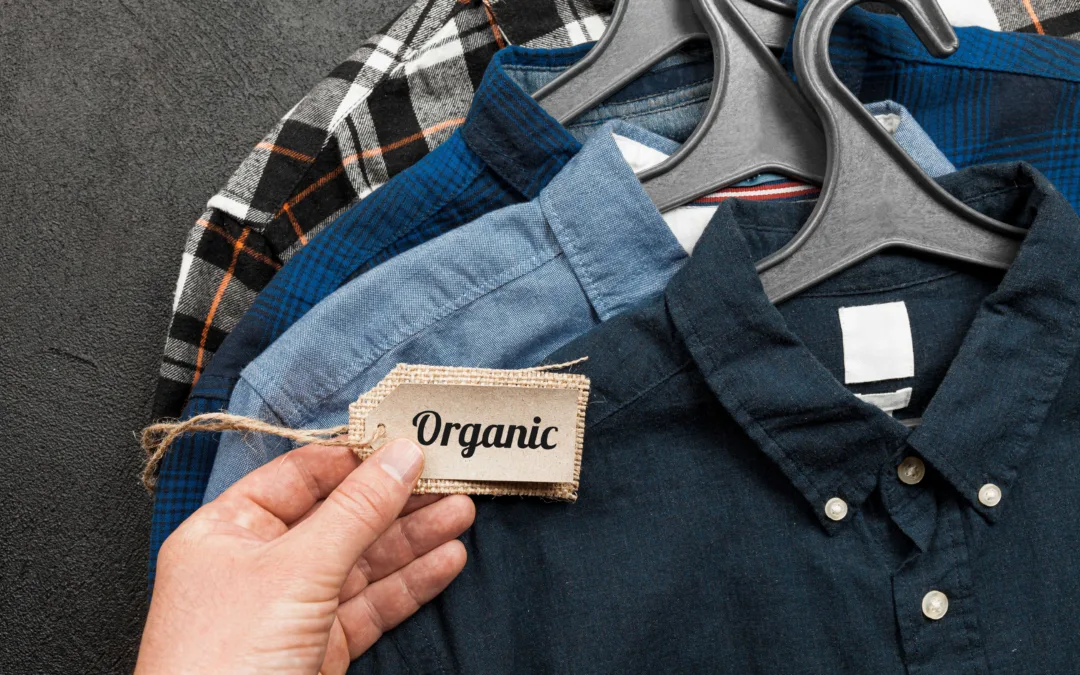 KAKO LAHKO S PAZLJIVO IZBIRO GARDEROBE PRISPEVAŠ K VAROVANJU OKOLJA?