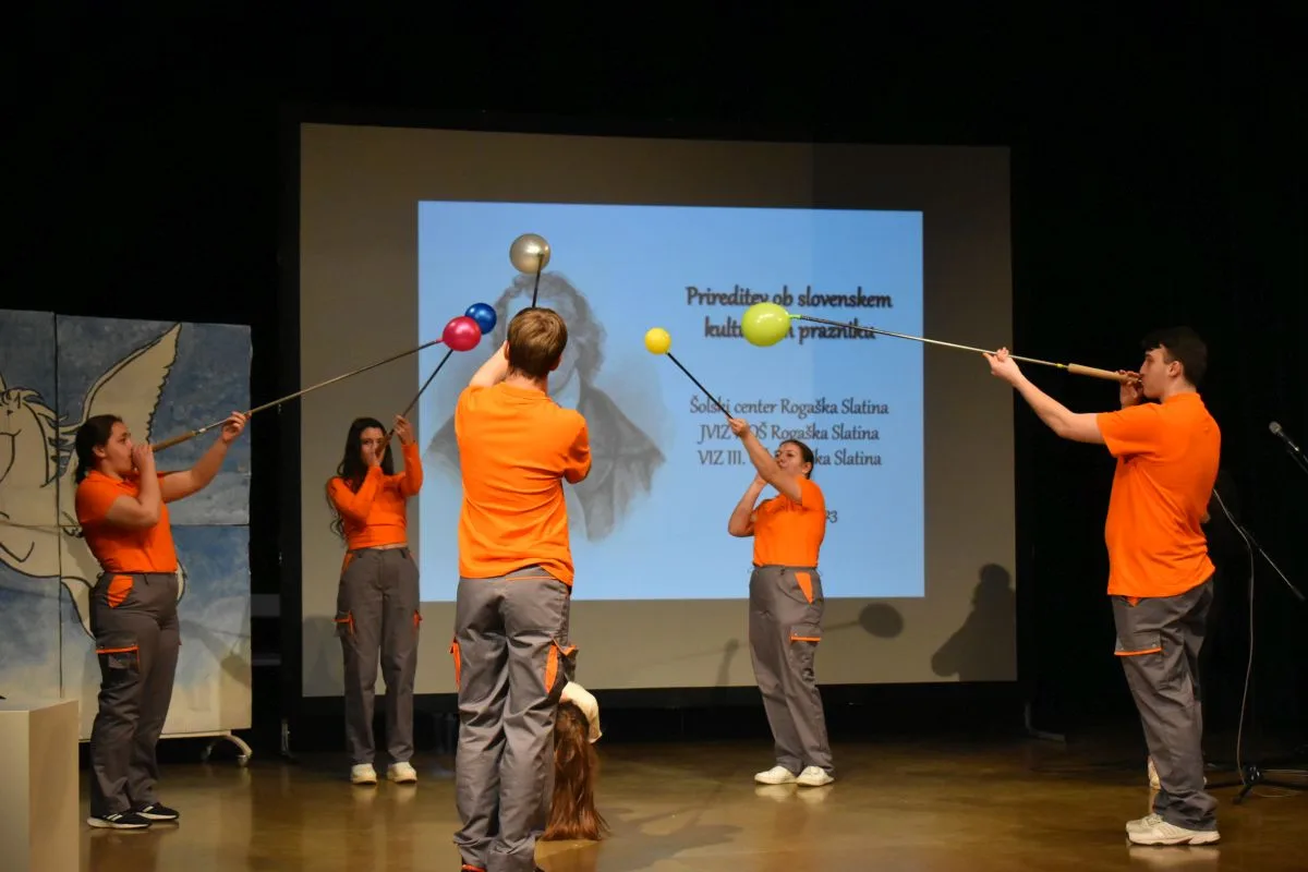 Kulturni praznik v znamenju Pegaza, vode in stekla