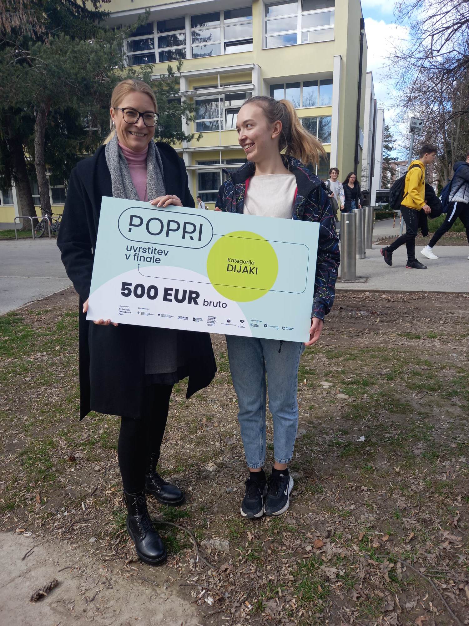 Naša dijakinja Katja Mogilnicki z odlično podjetniško idejo Naša dijakinja Katja Mogilnicki z odlično podjetniško idejo