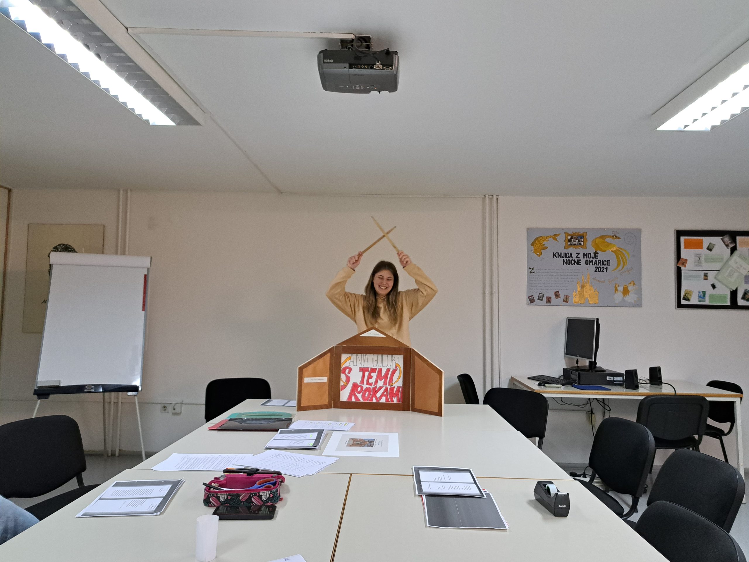 Vabilo na kulturni dogodek Dan poezije 2023 na SGGOŠ.StG