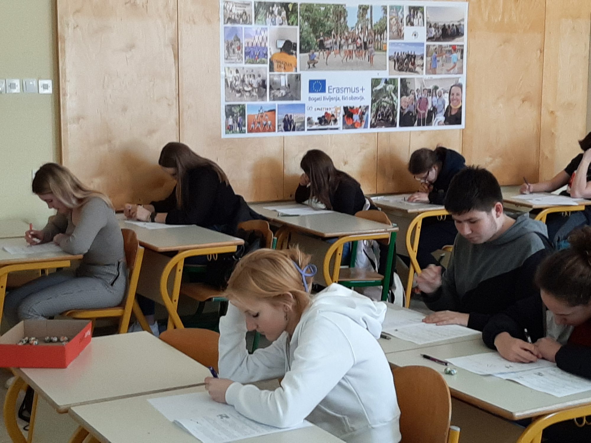 Regijsko tekmovanje v znanju fizike Regijsko tekmovanje v znanju fizike
