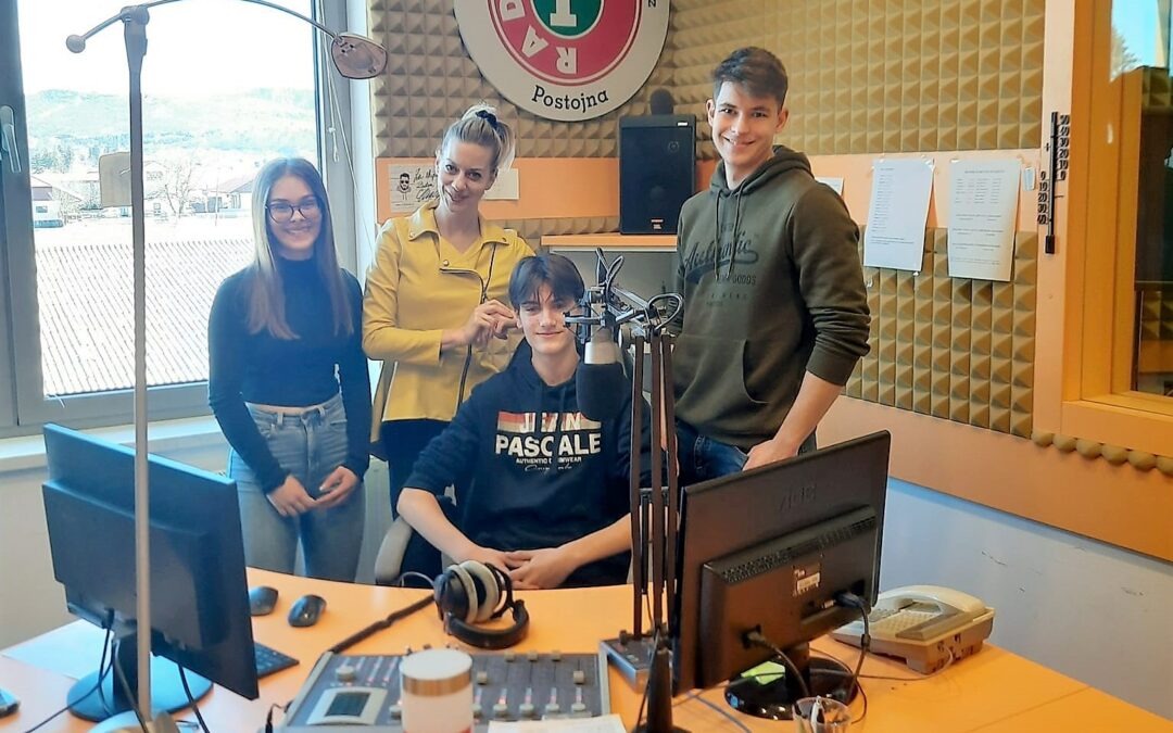 Naša gimnazija – Poslušajte nas na R94