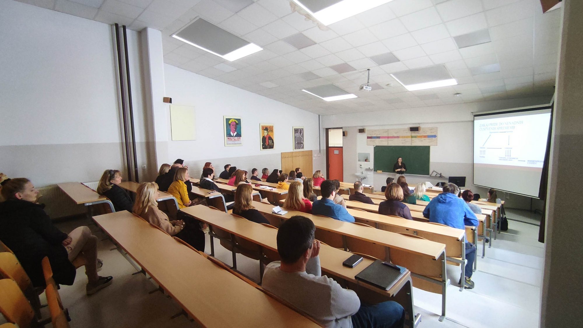 PREDAVANJE ZA STARŠE »Na kakšen način mladostniku postaviti zdrave meje«.