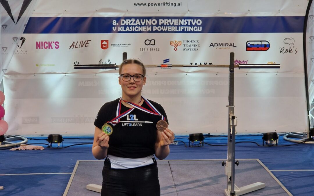 Nina Čurić, dijakinja 2. c – državna prvakinja  v power liftingu, marec 2023