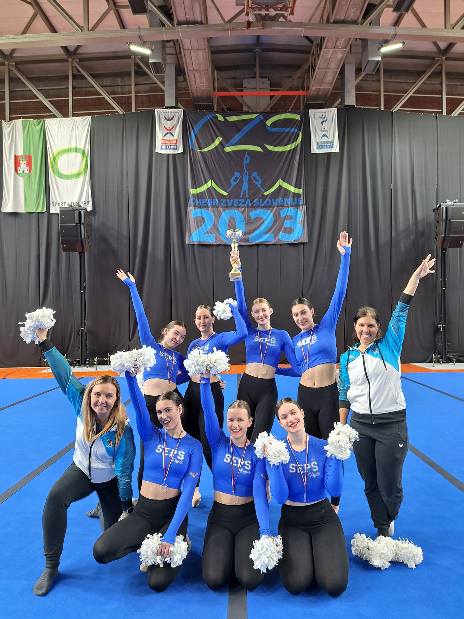 Naše cheerleaderke najlepše in najboljše! Naše cheerleaderke najlepše in najboljše!