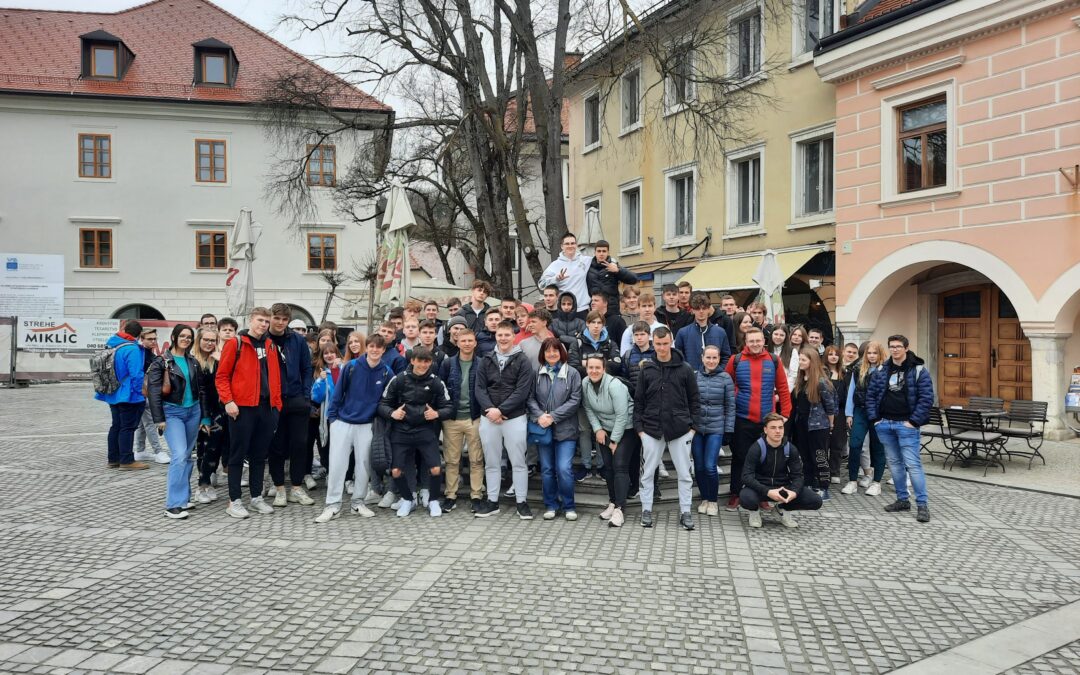 LITERARNO-STROKOVNA EKSKURZIJA NA DOLENJSKO