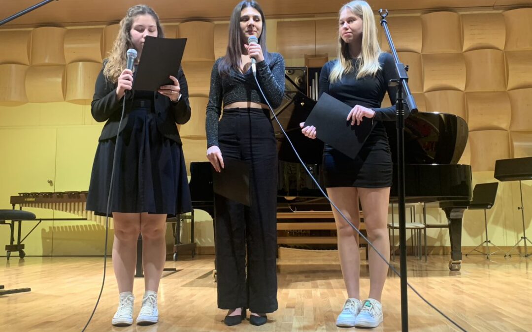 KONCERT KOMORNIH SKUPIN GLASBENE ŠOLE CELJE IN I. GIMNAZIJE V CELJU ZA EKONOMSKO ŠOLO CELJE