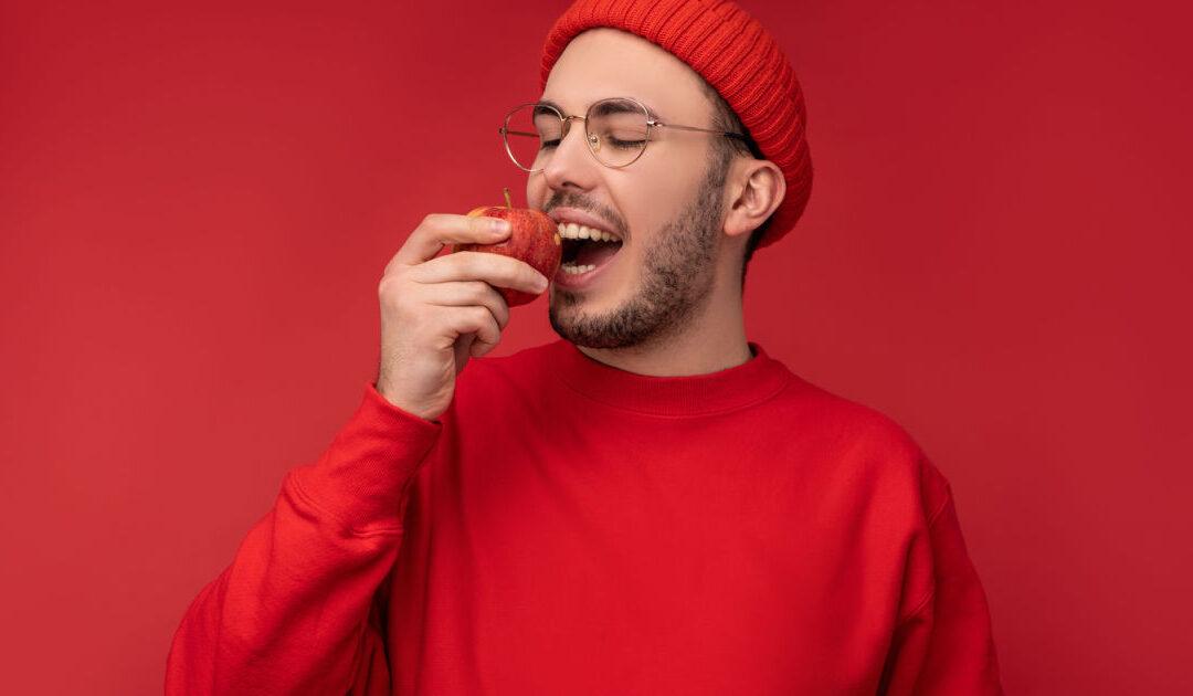 ENO JABOLKO NA DAN, ODŽENE ZDRAVNIKA STRAN