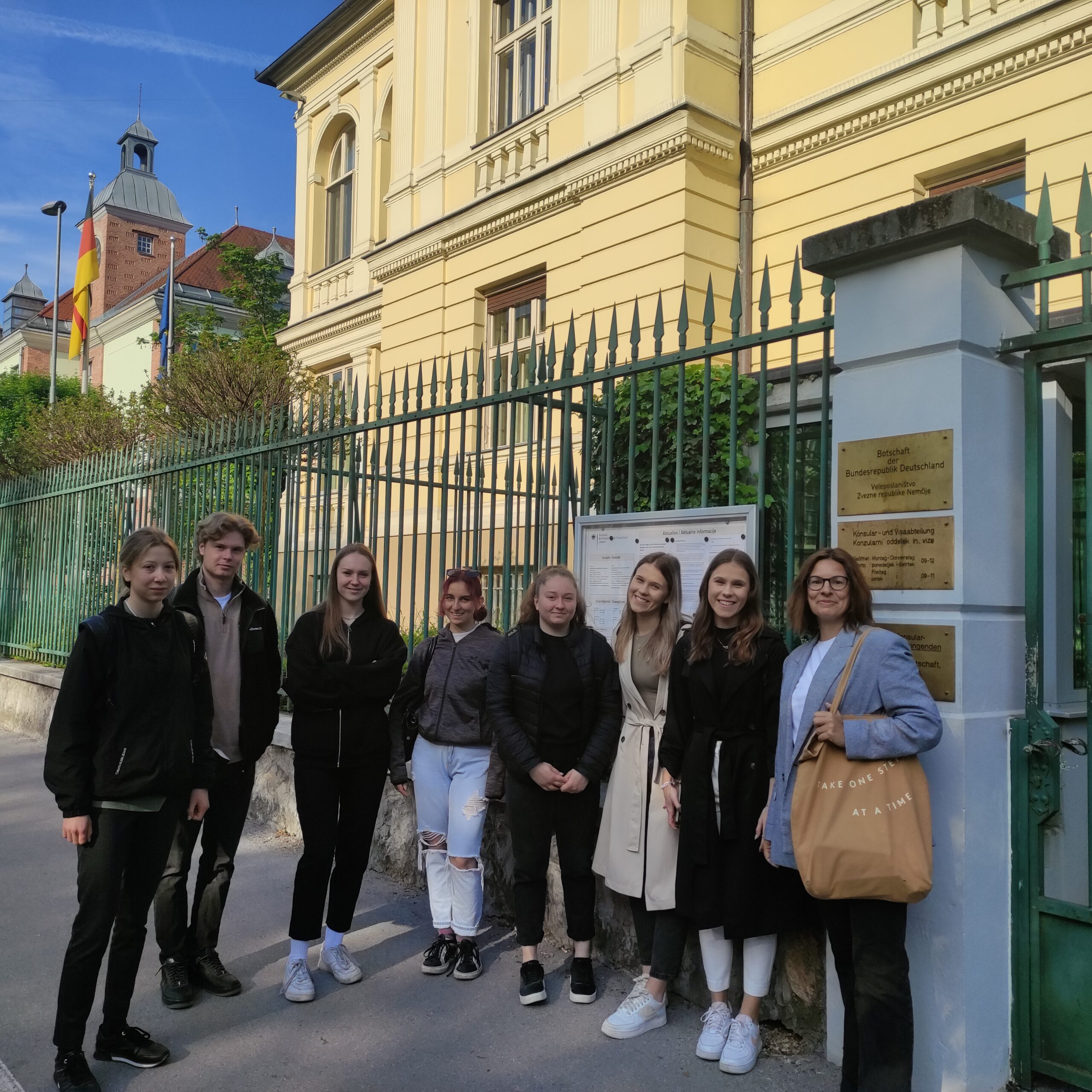 Obisk nemškega veleposlaništva v Ljubljani Obisk nemškega veleposlaništva v Ljubljani