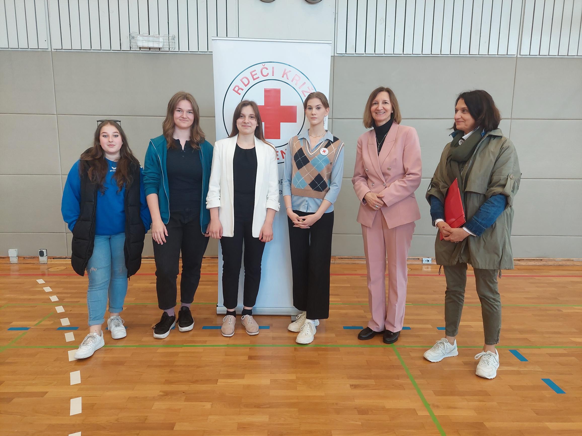 Priznanja in zahvale Rdečega križa dijakom in mentoricam Priznanja in zahvale Rdečega križa dijakom in mentoricam