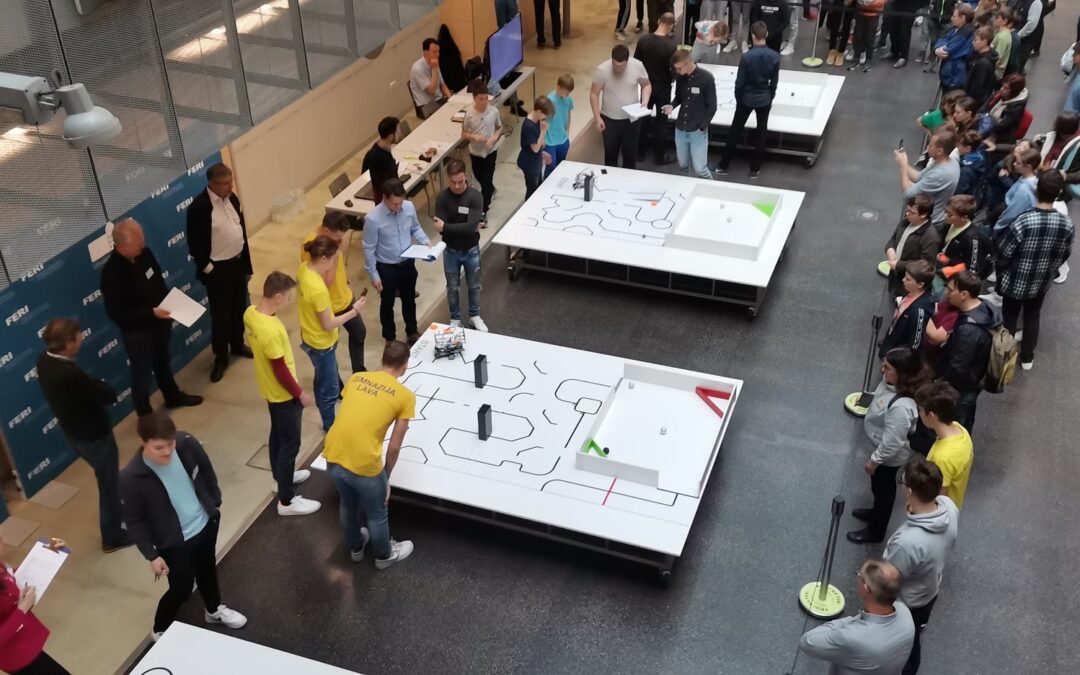 Drugo in tretje mesto na državnem robotskem tekmovanju RoboCupJunior