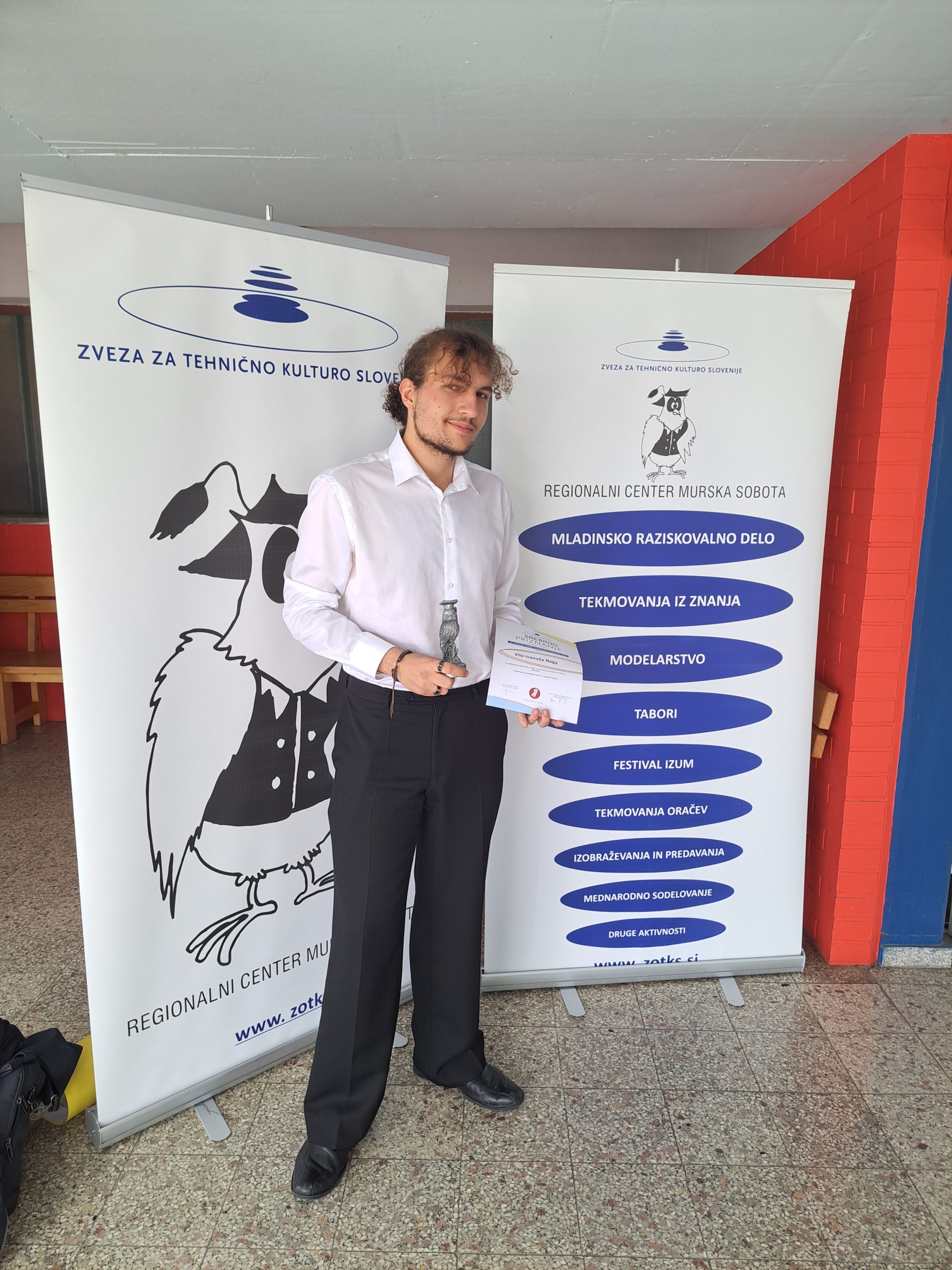 VITO SREBRN NA DRŽAVNEM TEKMOVANJU MLADIH RAZISKOVALCEV VITO SREBRN NA DRŽAVNEM TEKMOVANJU MLADIH RAZISKOVALCEV