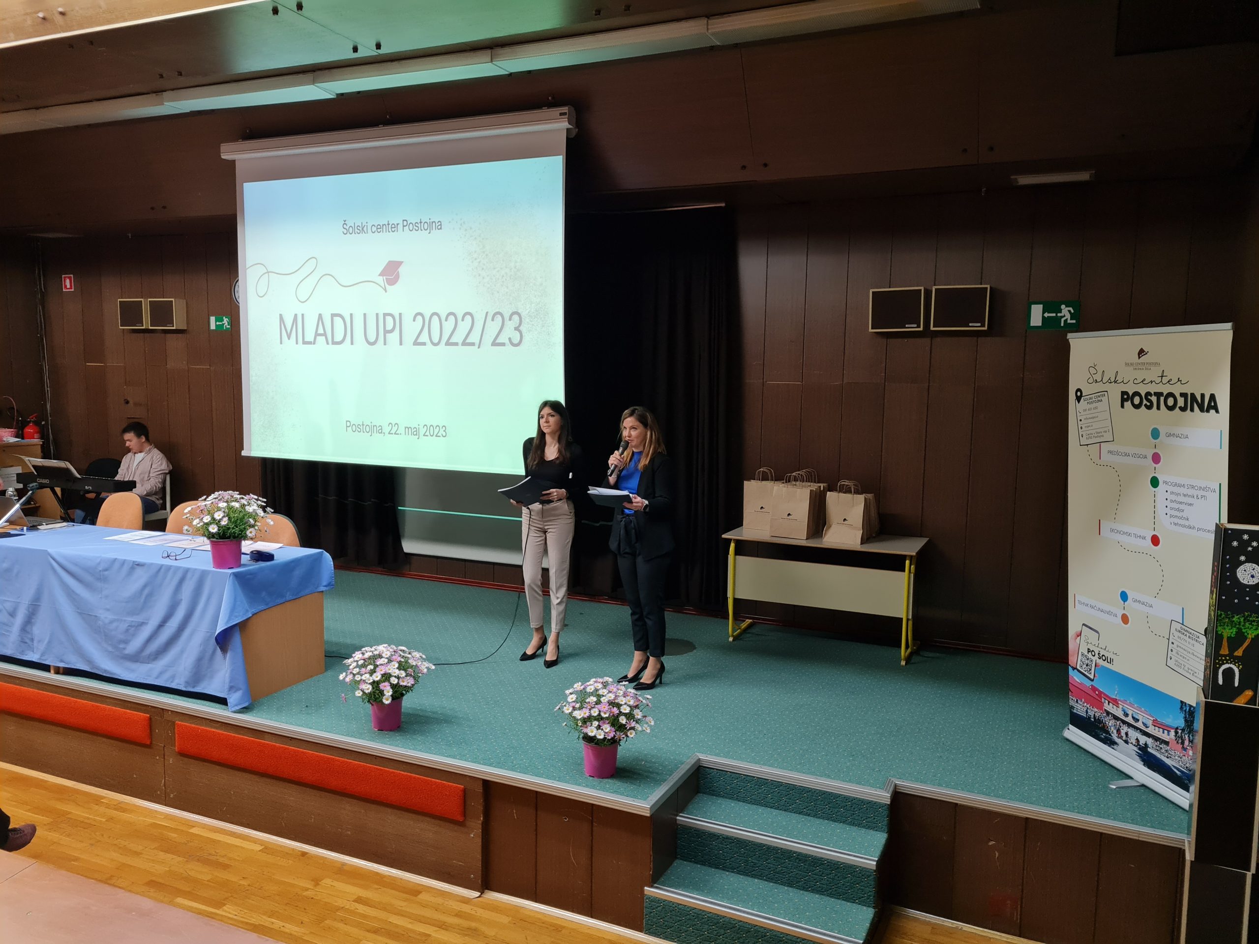 Prireditev Mladi upi 2023 in razdelitev spričeval za zaključne letnike Prireditev Mladi upi 2023 in razdelitev spričeval za zaključne letnike