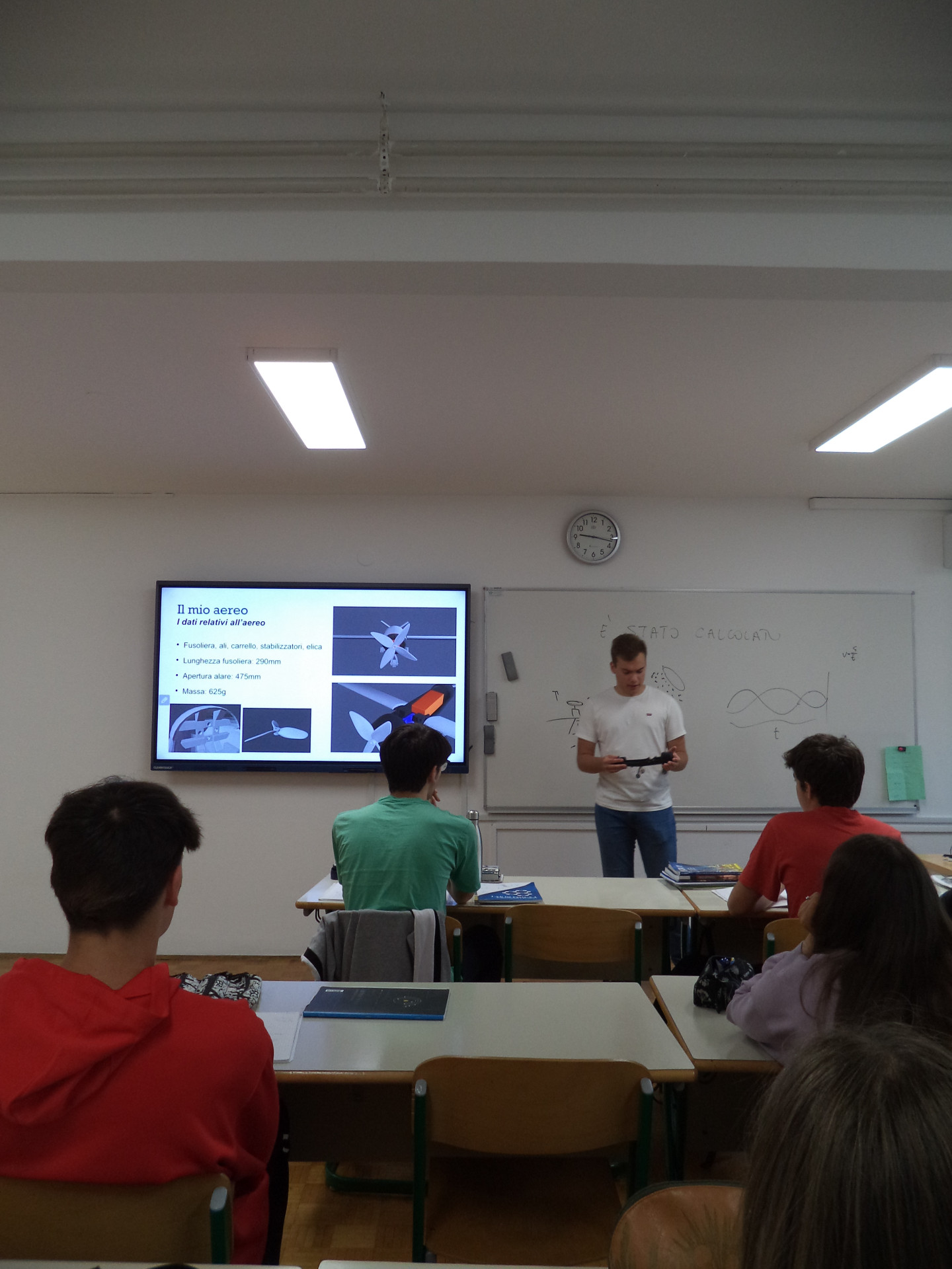 Come nasce e come si realizza un progetto interdisciplinare di fisica? Come nasce e come si realizza un progetto interdisciplinare di fisica?
