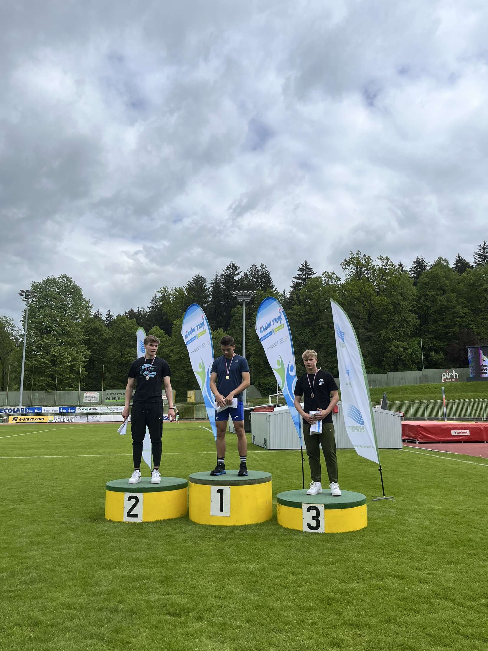ATLETIKA POSAMEZNO