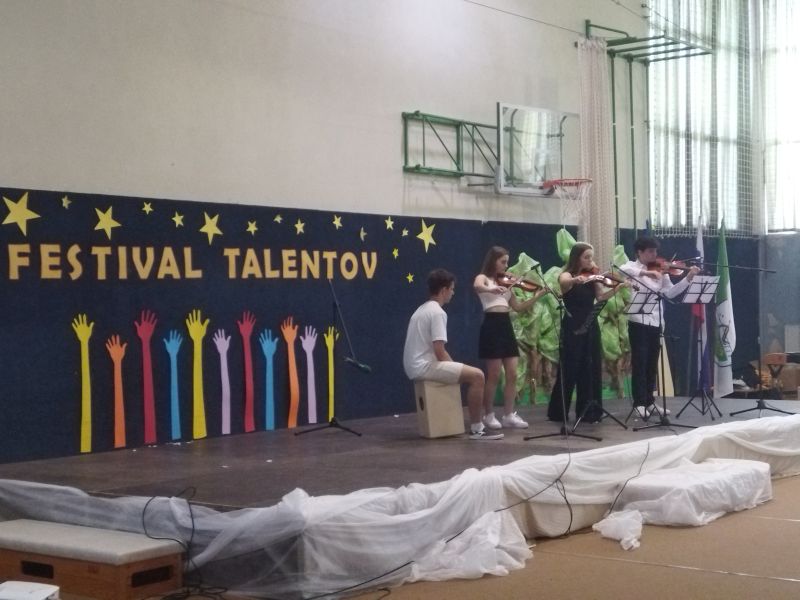 Dijaški talenti na Festivalu talentov v Črenšovcih