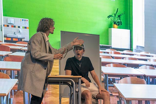 Gašper Roblek kot profesorica slovenščine