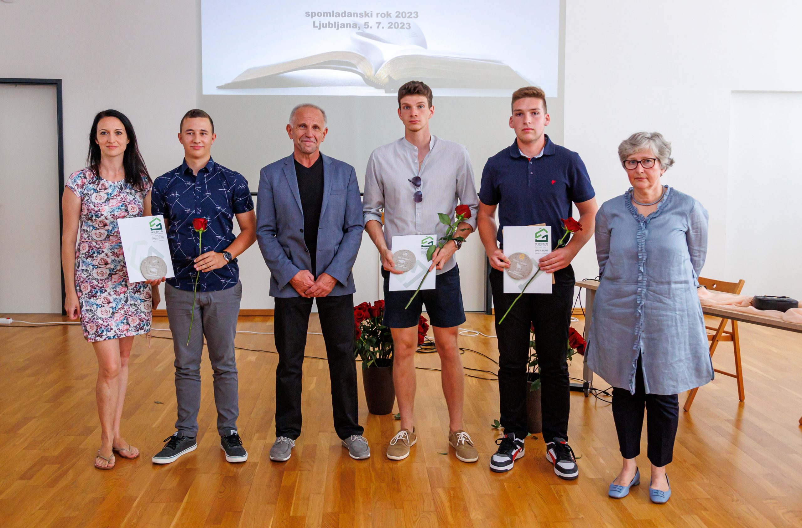 Podelitev maturitetnih spričeval Podelitev maturitetnih spričeval