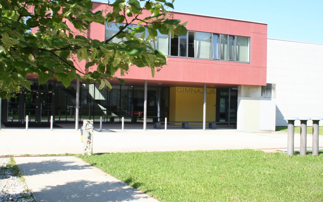 SLAVNOSTNA PODELITEV MATURITETNIH SPRIČEVAL