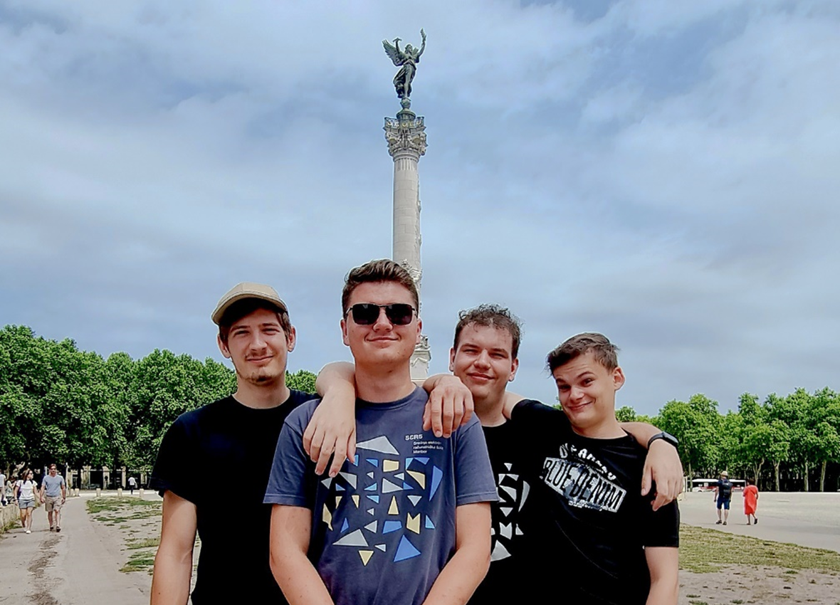 Ekipi SERŠ TEAM na svetovnem tekmovanju v robotiki