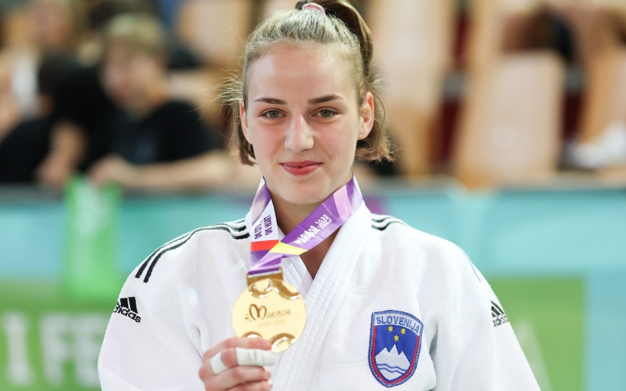 Nika Tomc osvojila zlato medaljo za Slovenijo na OFEM v Mariboru