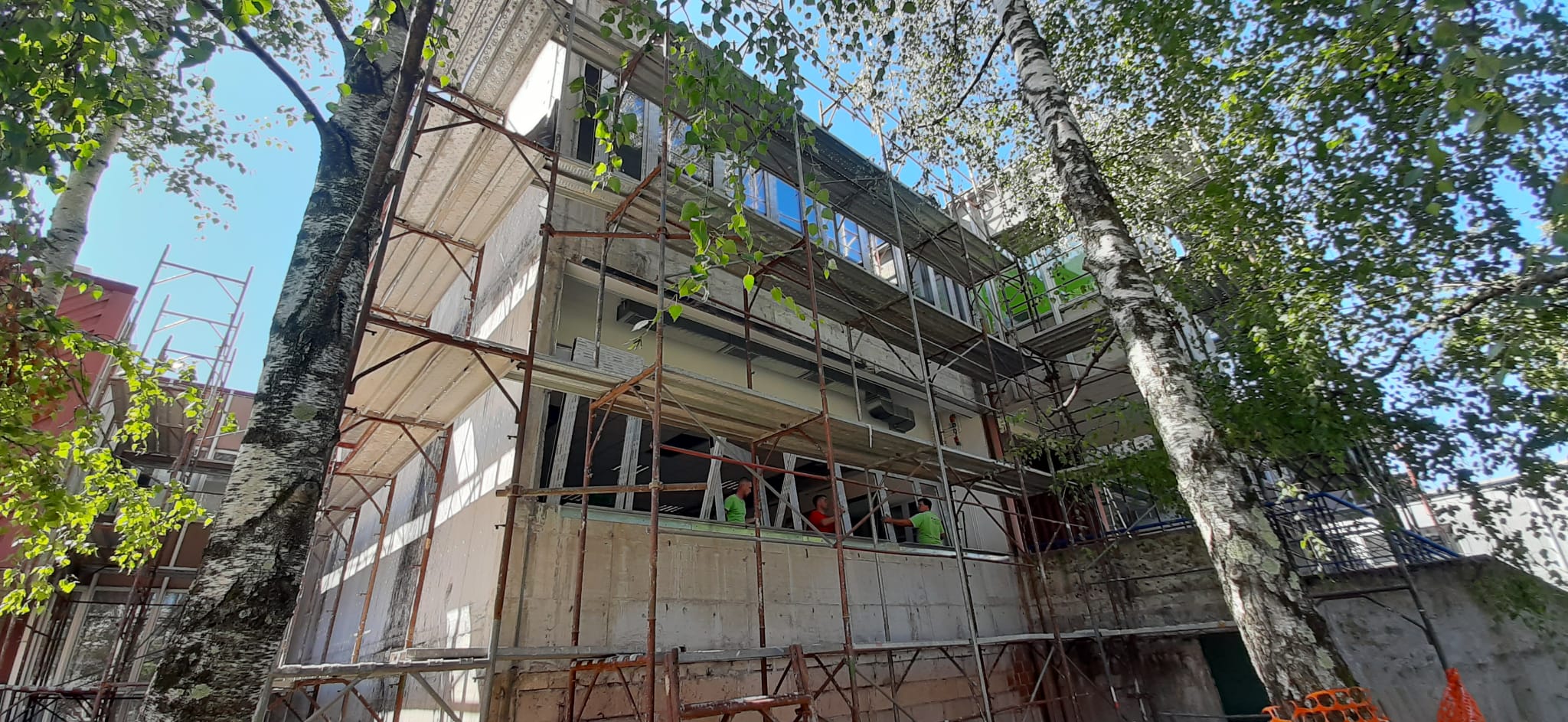 Dosegljivost šolske uprave in energetska prenova šole Dosegljivost šolske uprave in energetska prenova šole