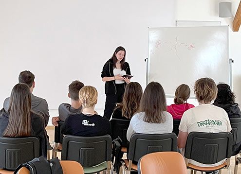 Interaktivna poletna šola kemije