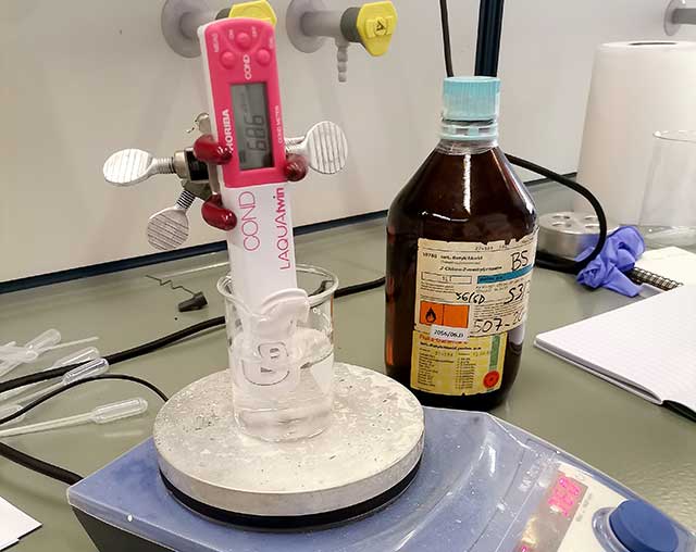 Merjenje prevodnosti (Kinetics lab)