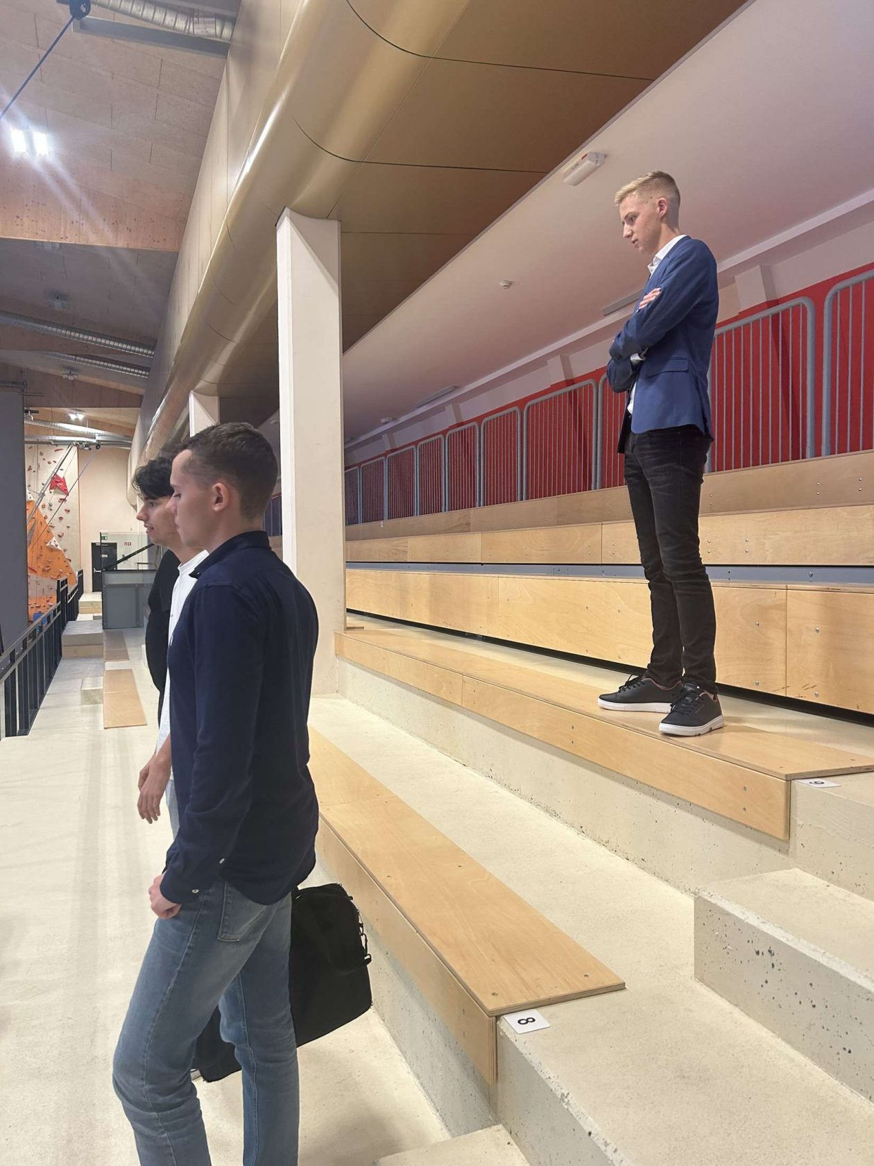 Obiskalo nas je predsedstvo Dijaške organizacije Slovenije (DOS) in Dijaške skupnosti Celje Obiskalo nas je predsedstvo Dijaške organizacije Slovenije (DOS) in Dijaške skupnosti Celje