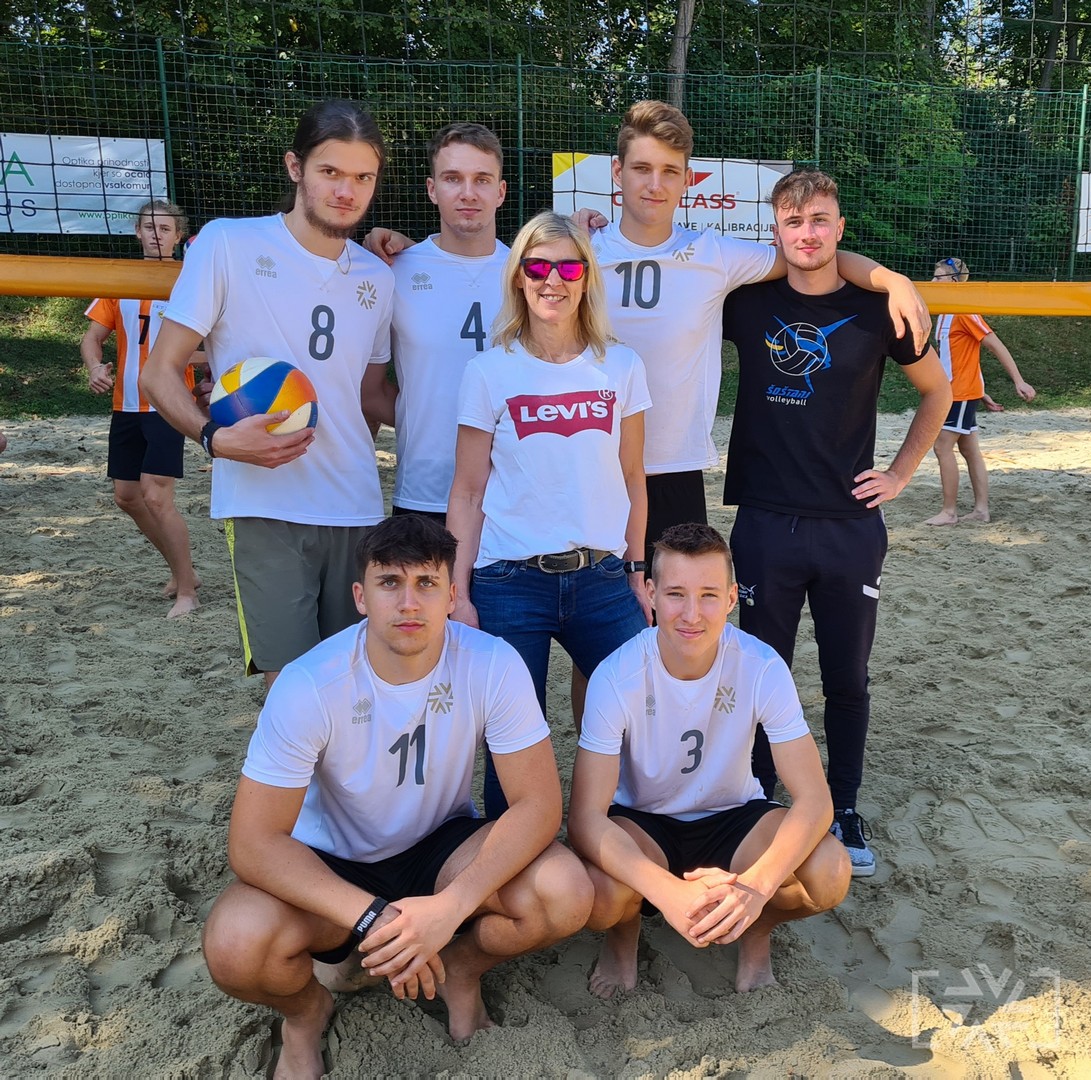 POLFINALE DRŽAVNEGA PRVENSTVA V ODBOJKI NA MIVKI POLFINALE DRŽAVNEGA PRVENSTVA V ODBOJKI NA MIVKI