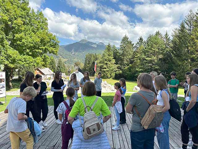 Predstavitev Mojstrane: Vodičke in poslušalci