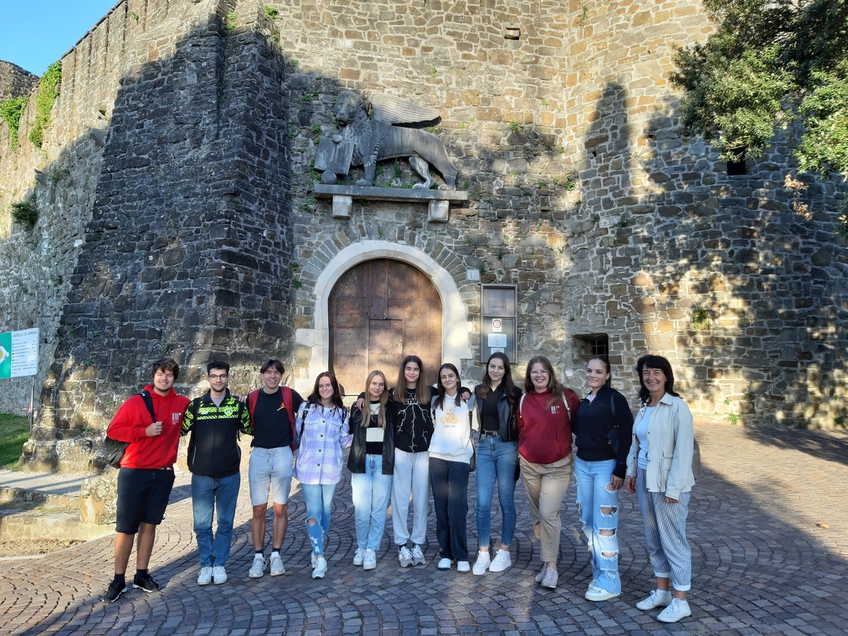 Zgodovinska maturitetna ekskurzija v Gorico in Novo Gorico Zgodovinska maturitetna ekskurzija v Gorico in Novo Gorico