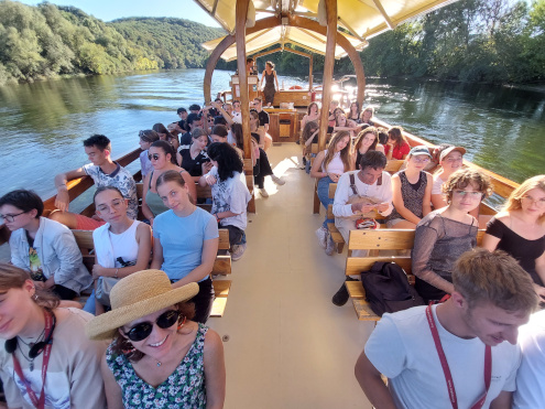 Izlet z ladjico po reki Dordogne.