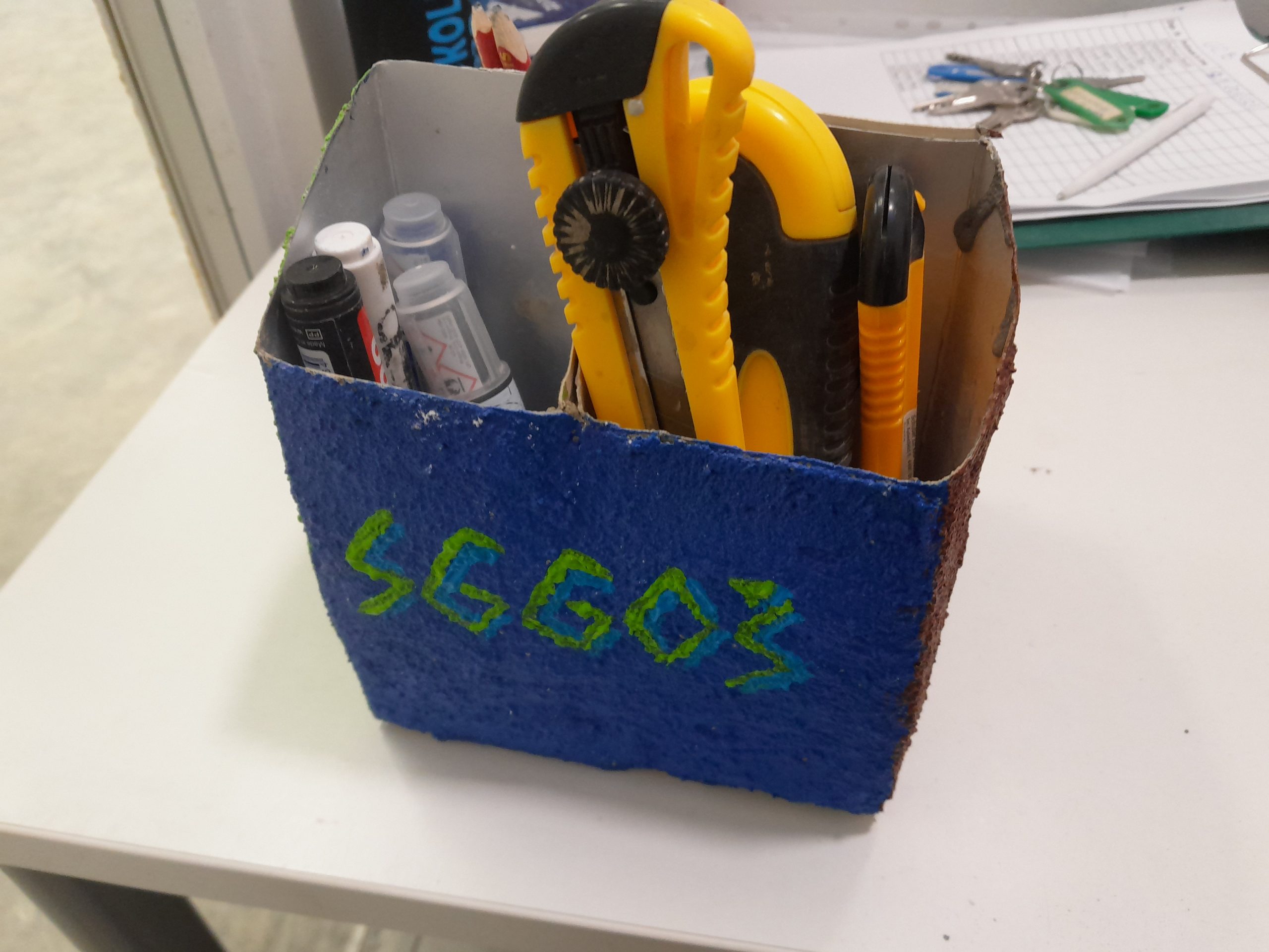 Kreativno ustvarjanje iz kartonske embalaže za mleko in sokove (KEMS) Kreativno ustvarjanje iz kartonske embalaže za mleko in sokove (KEMS)