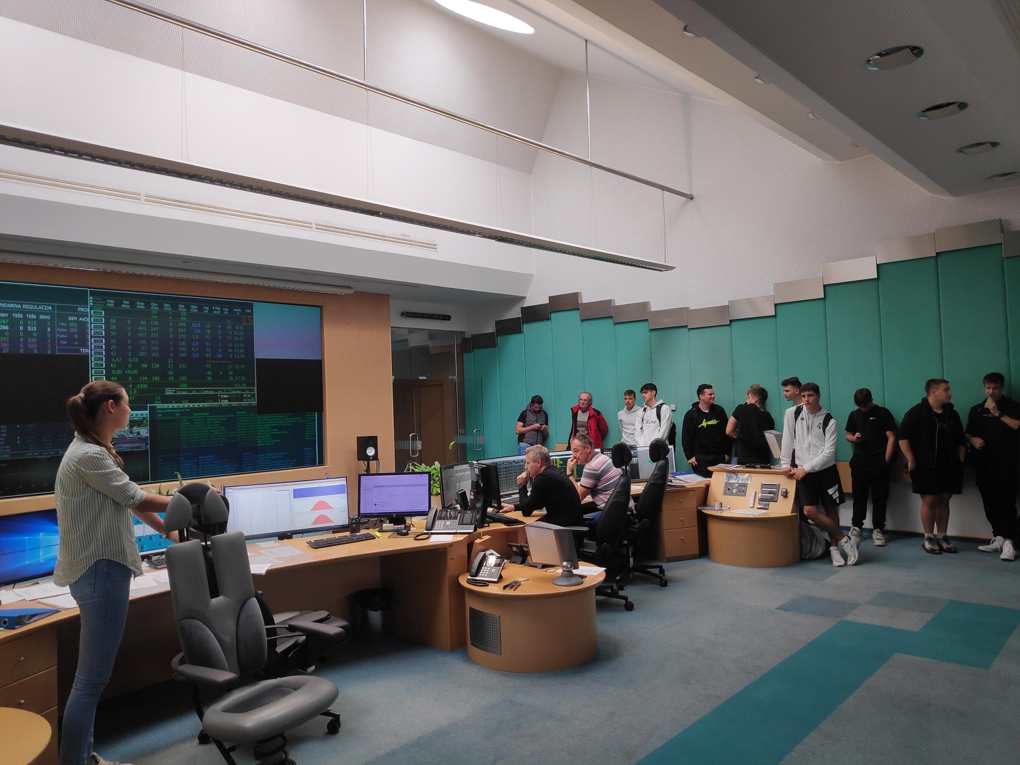 STROKOVNA EKSKURZIJA RAZREDA E4B in E3B STROKOVNA EKSKURZIJA RAZREDA E4B in E3B