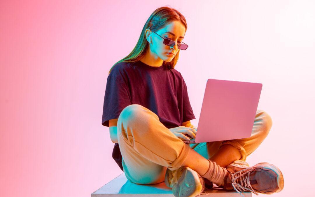 PLAKTIVAT #16: STISKE MLADOSTNIKOV