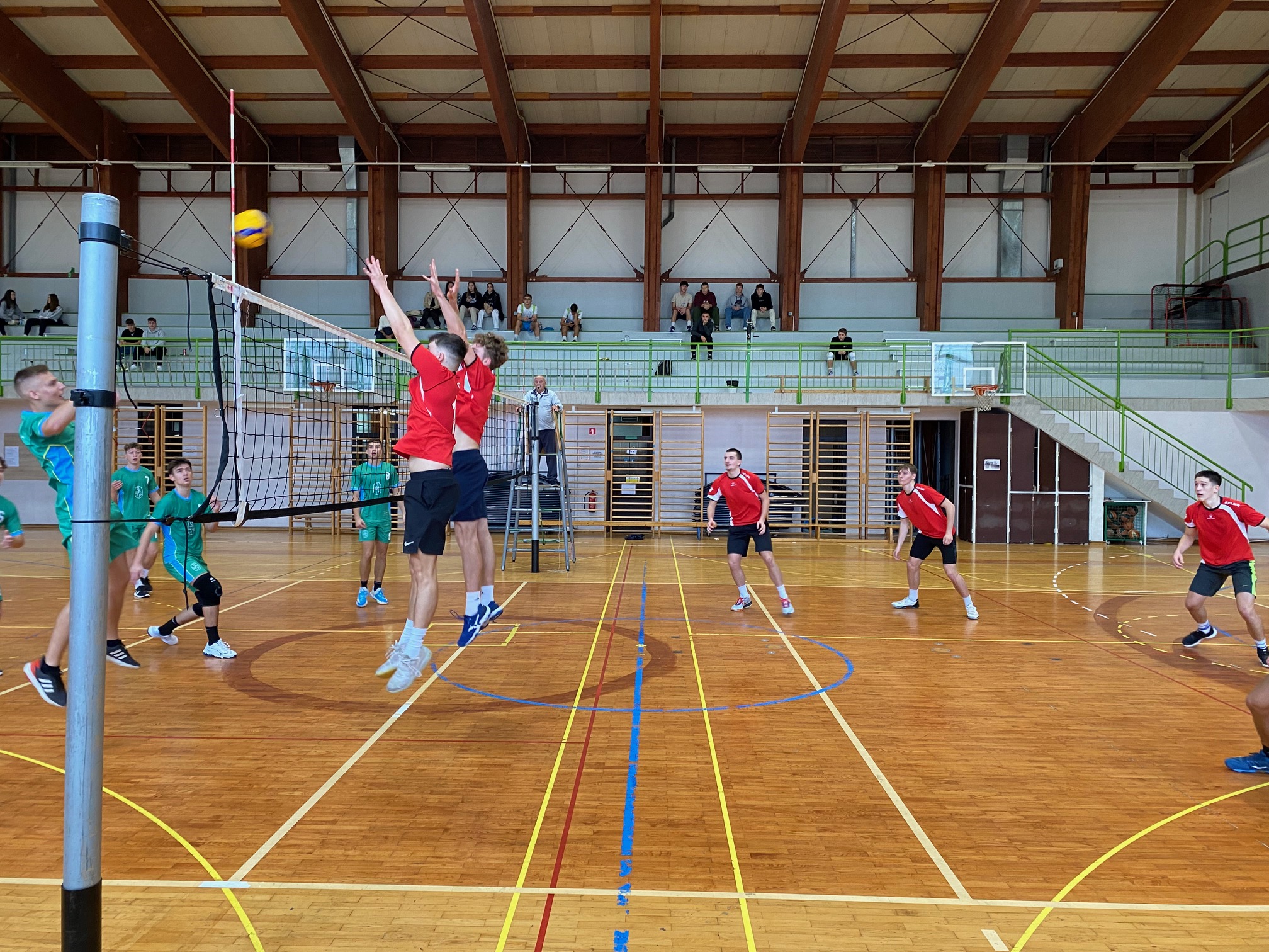 Srednješolska odbojkarska liga