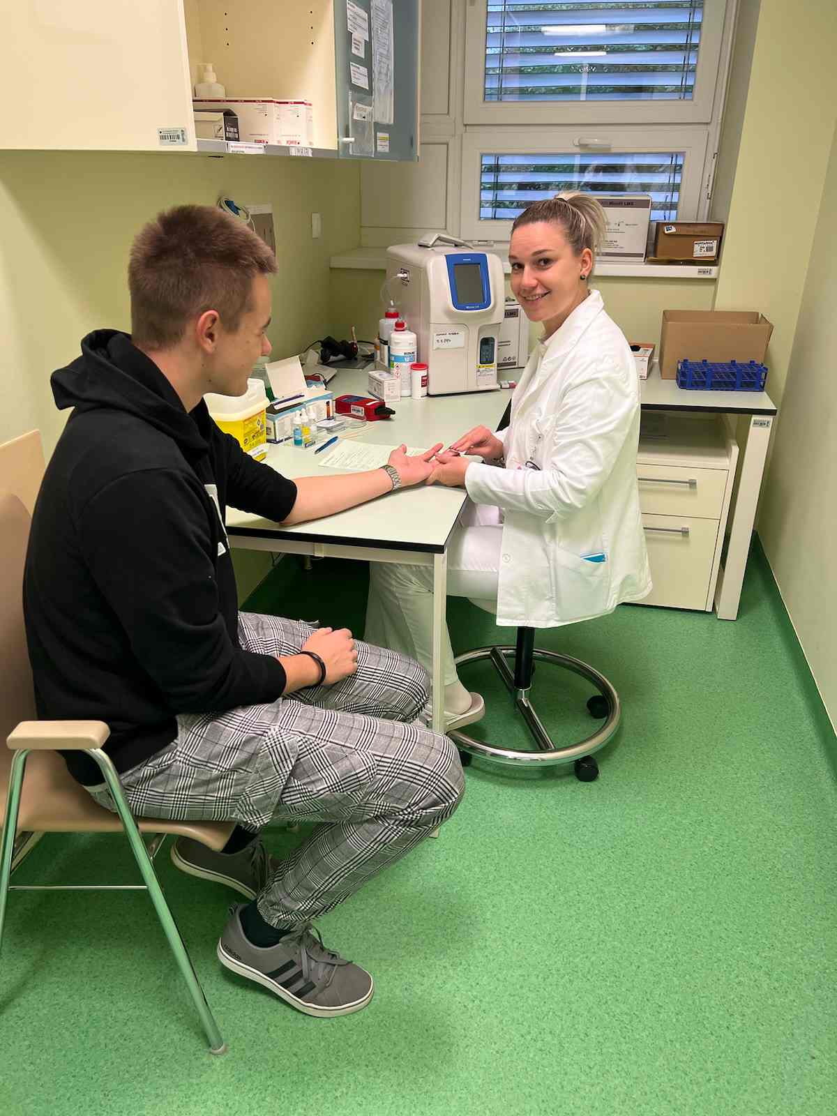 Na krvodajalski akciji veliko število gimnazijcev