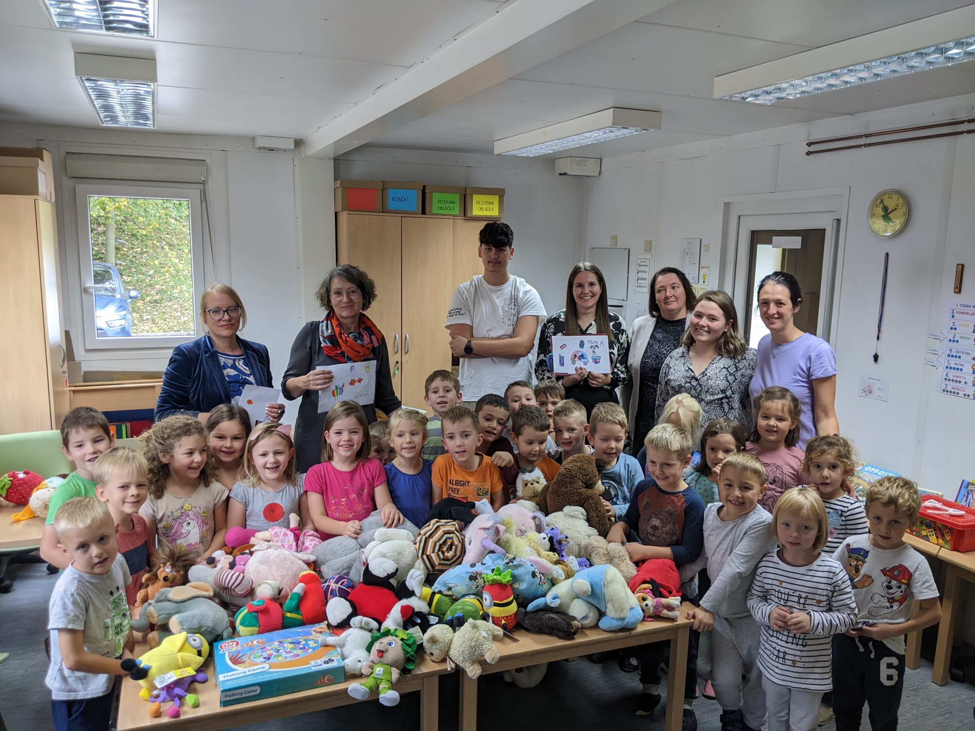 Predaja igrač Vrtcu Mozirje in njihovim otrokom Predaja igrač Vrtcu Mozirje in njihovim otrokom