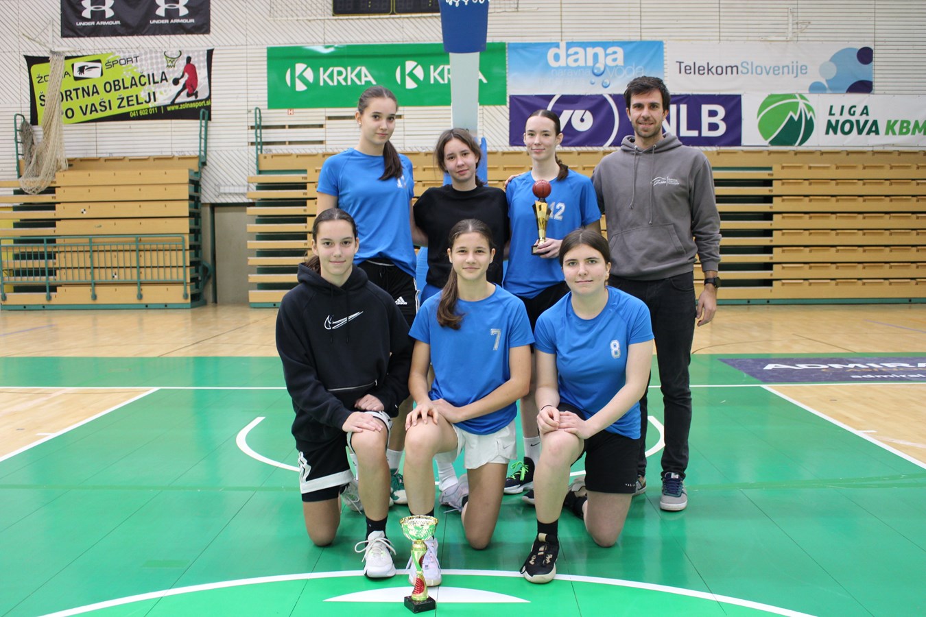 Naše dijakinje uvrščene na državno prvenstvo v košarki